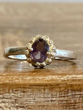Silver Tone Purple Stone Solitaire Ring - Size 9